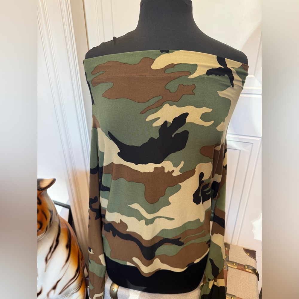 NORMA KAMALI CAMO OFF SHOULDER LONGSLEEVE SMALL REVOLVE RARE STYLE - Picture 5 of 6